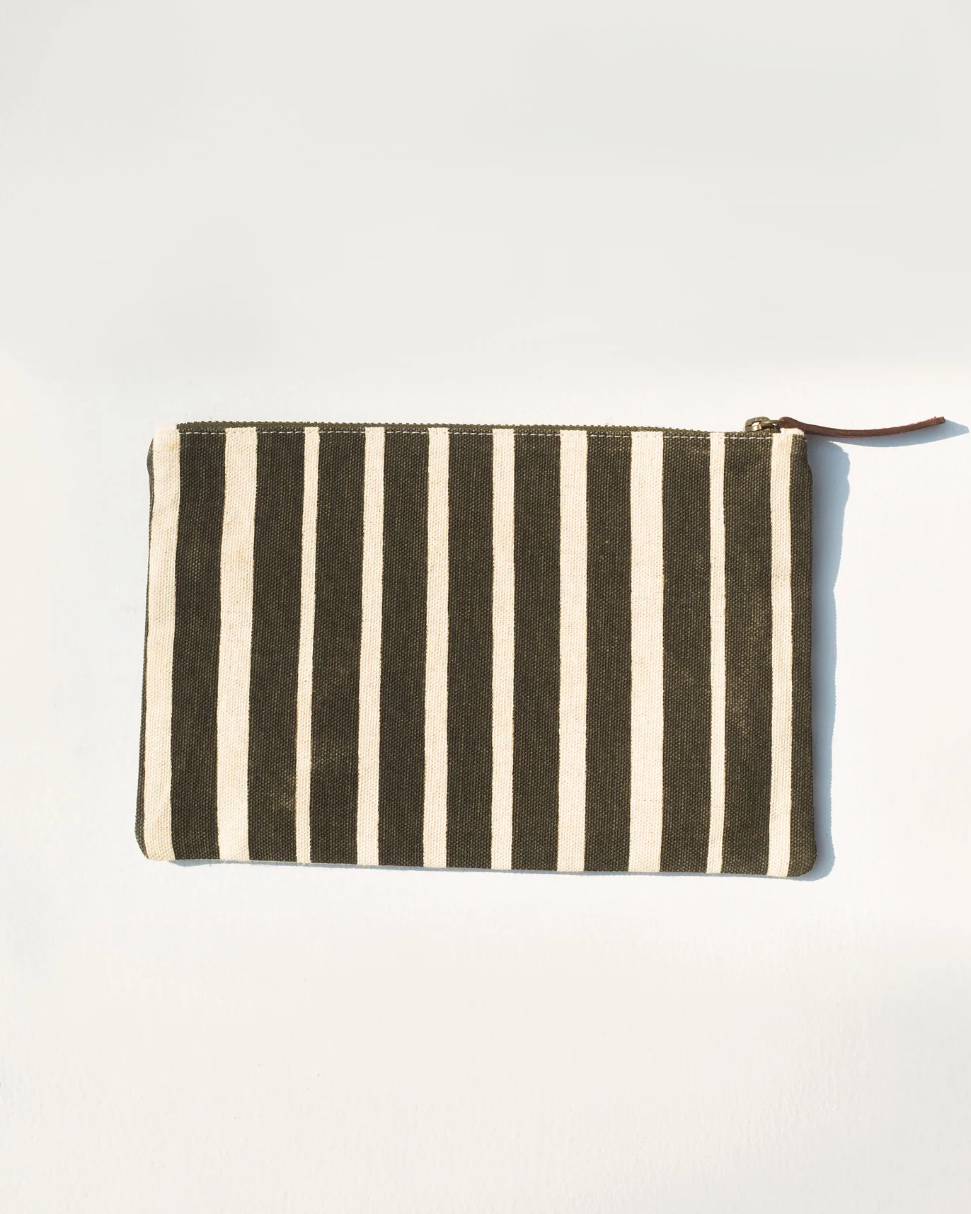 Alphabet V Pouch - Image 2