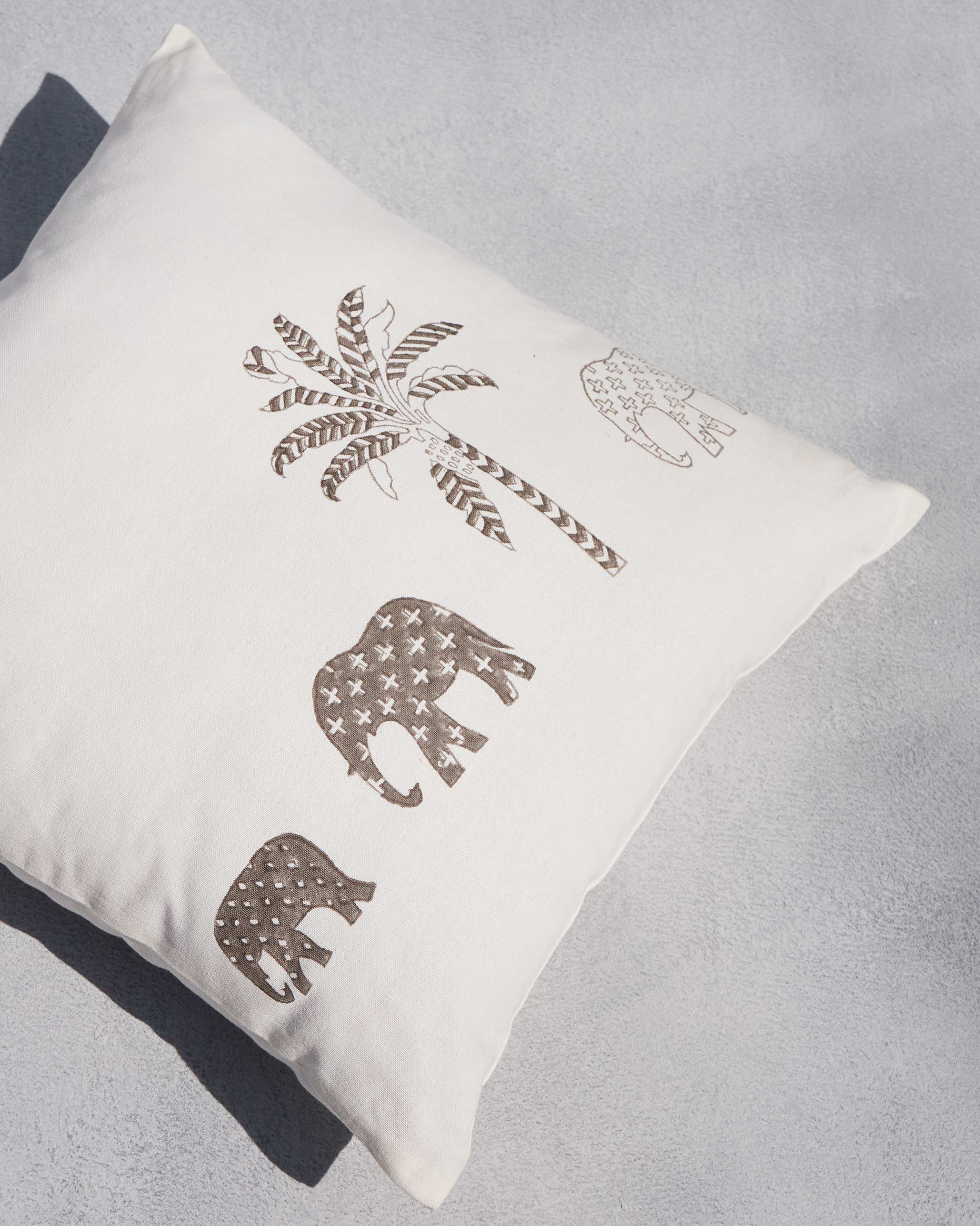 Ele Palm Cushion Cover - Image 4