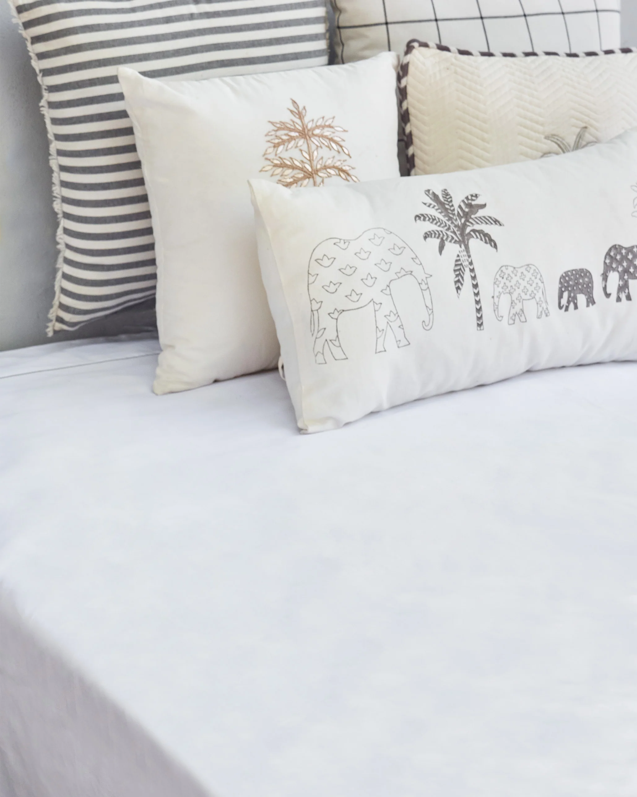 Ele Palm Bedsheet King with Pillow Case Set - Image 6