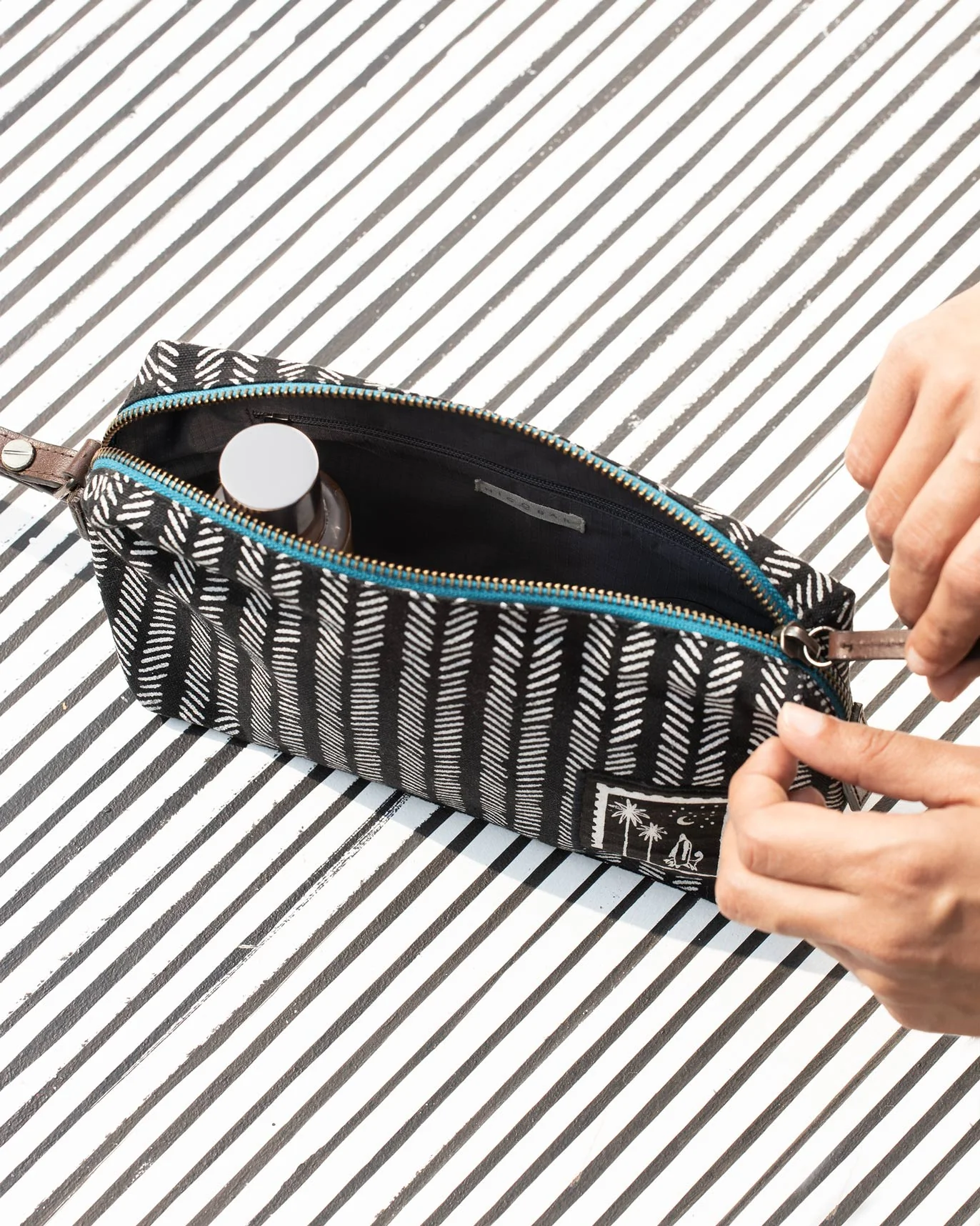 Musafir Make-up Pouch - Black - Image 2
