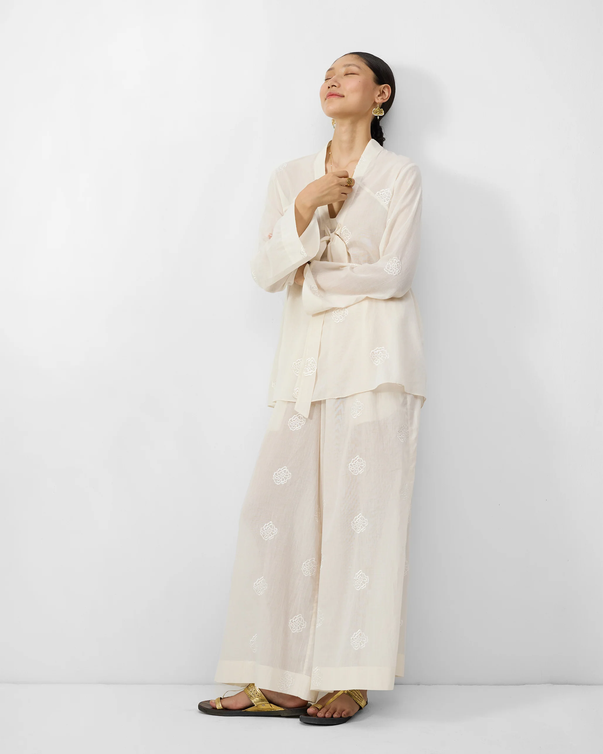 The Necktie Set - Ivory Embroidered