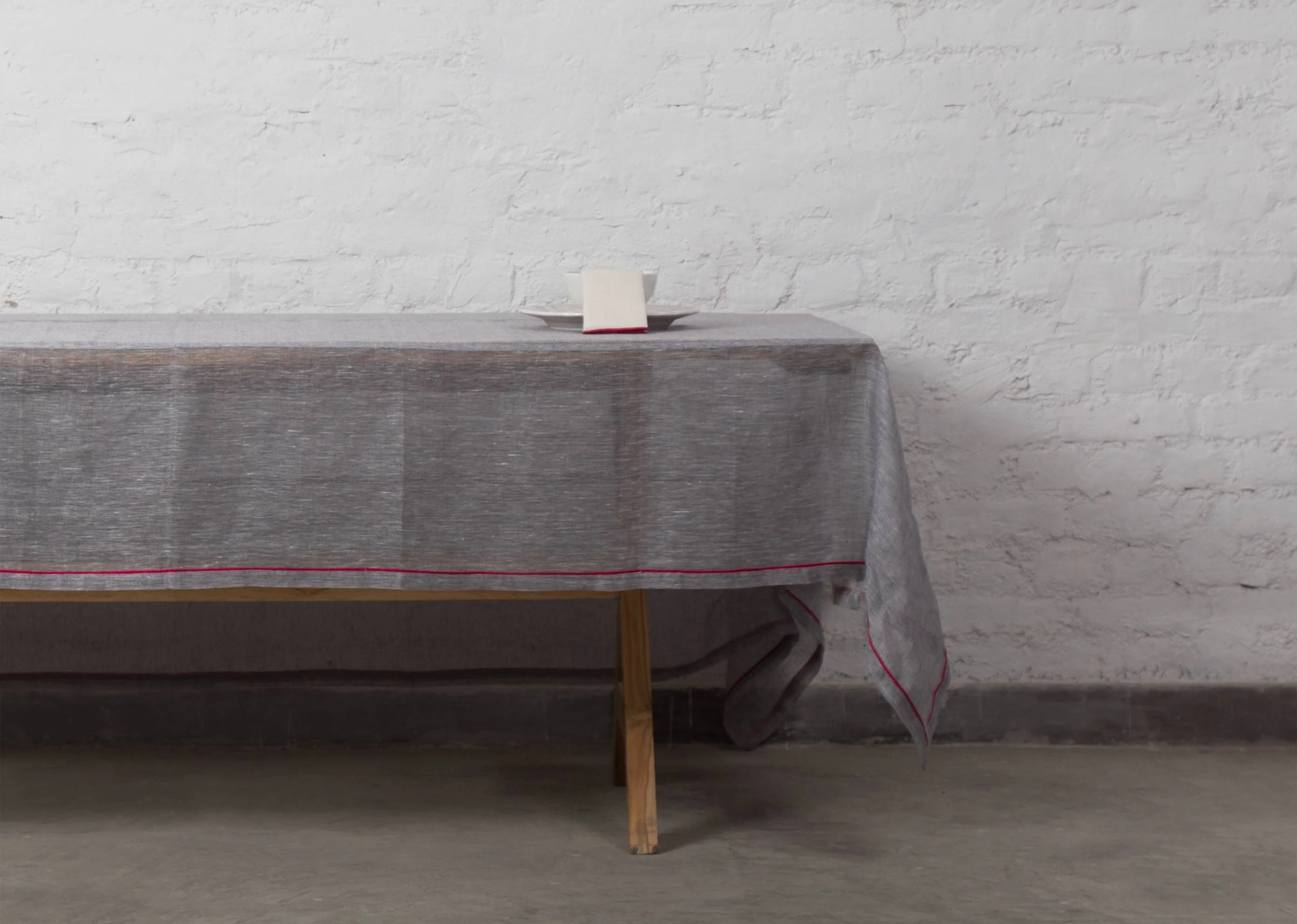 Verandah Classic Table Cloth Small - Grey & Fuchsia - Image 3